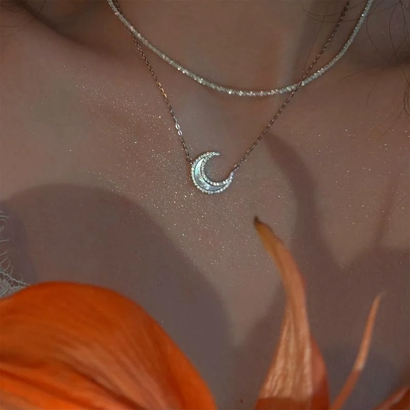 

Shell Moon Necklace New Female Clavicle Chain