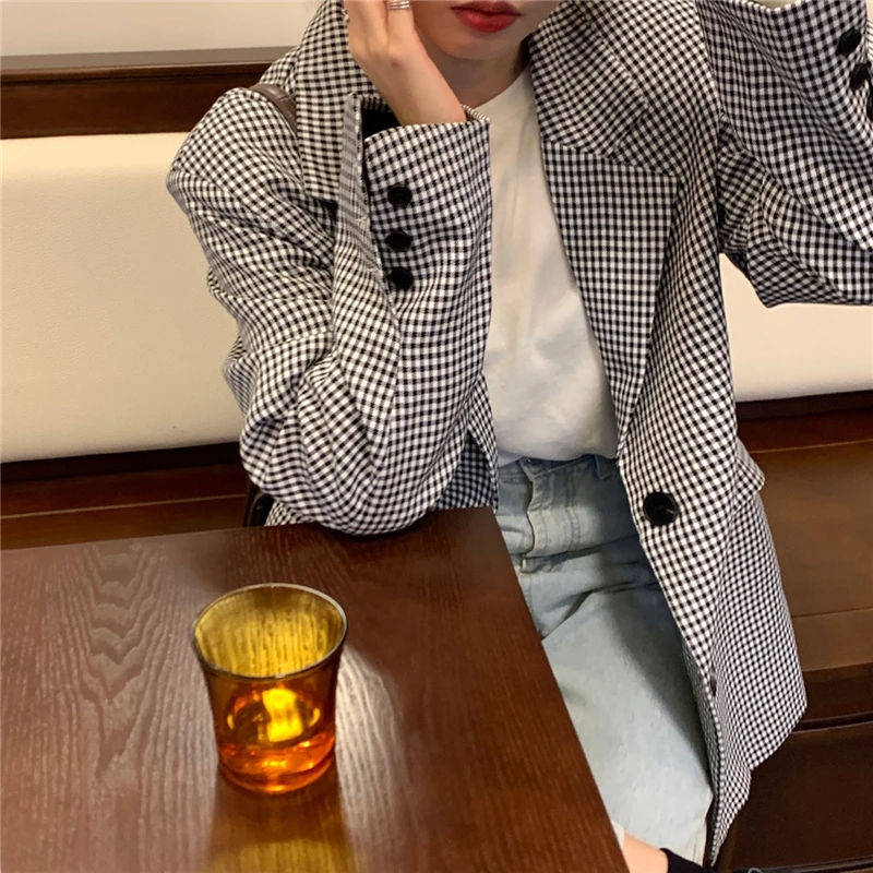 

Colorfaith New 2021 Autumn Winter Women's Blazers Plaid Buttons Pockets Jackets Checkered Vintage Oversize Lady Wild Tops JK7966