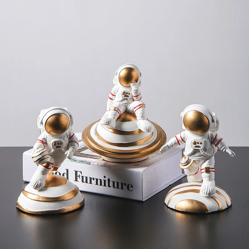 

modern creative light luxury astronaut decoration Internet cafe cabinet personality decoration boys bedroom table decoration
