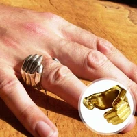 hot sales vintage carved hand ring hug alloy adjustable open finger ring for gifts