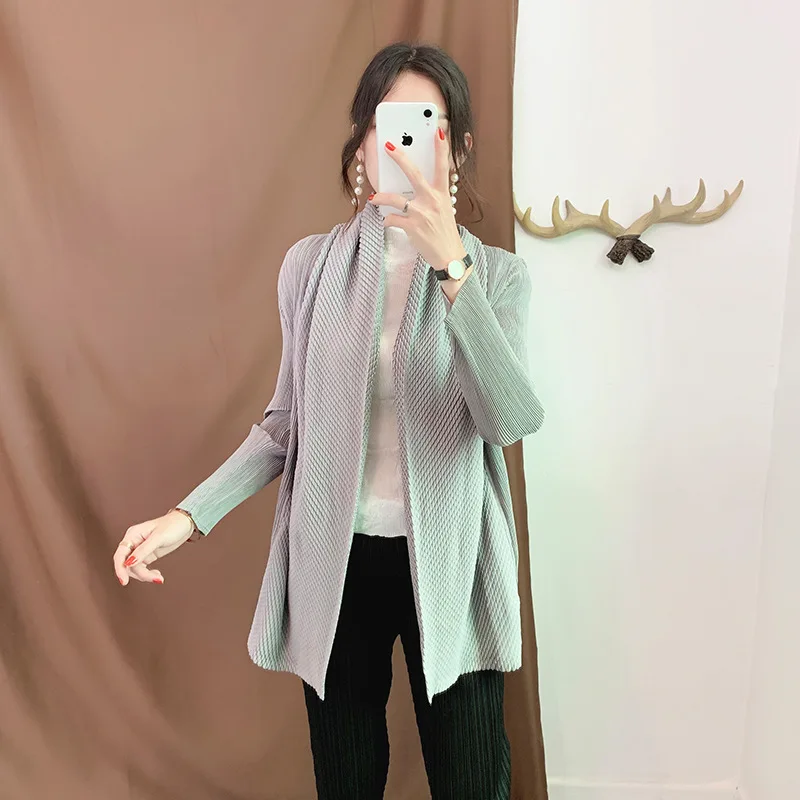 Женская осенне-зимняя однотонная плиссированная куртка миаке с длинным рукавом