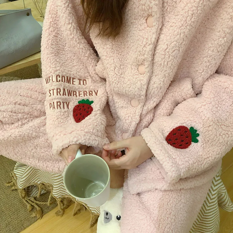 

Warm Flannel Women Buttons Pajamas Set Winter Pajamas Homewear Thick Strawberry Print Sleepwear Plush Pyjamas Suit Sweatshirt
