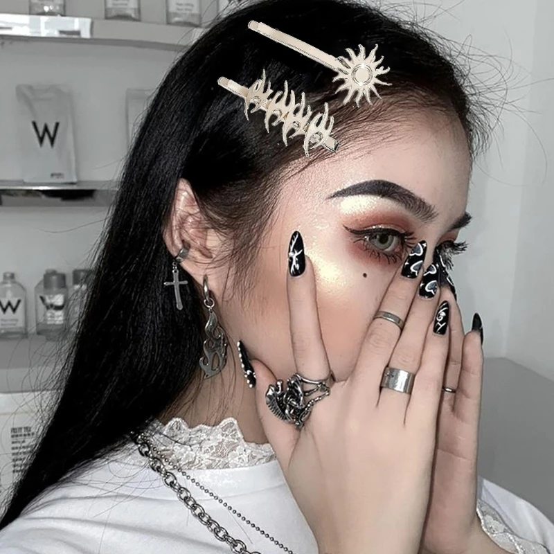 

4Pcs Punk Rock Darts Metal Hair Clips Cool Girls Flame Sun Hair Barrettes Hair Pins Bobby Pin Kit for Women Hair Jewelry
