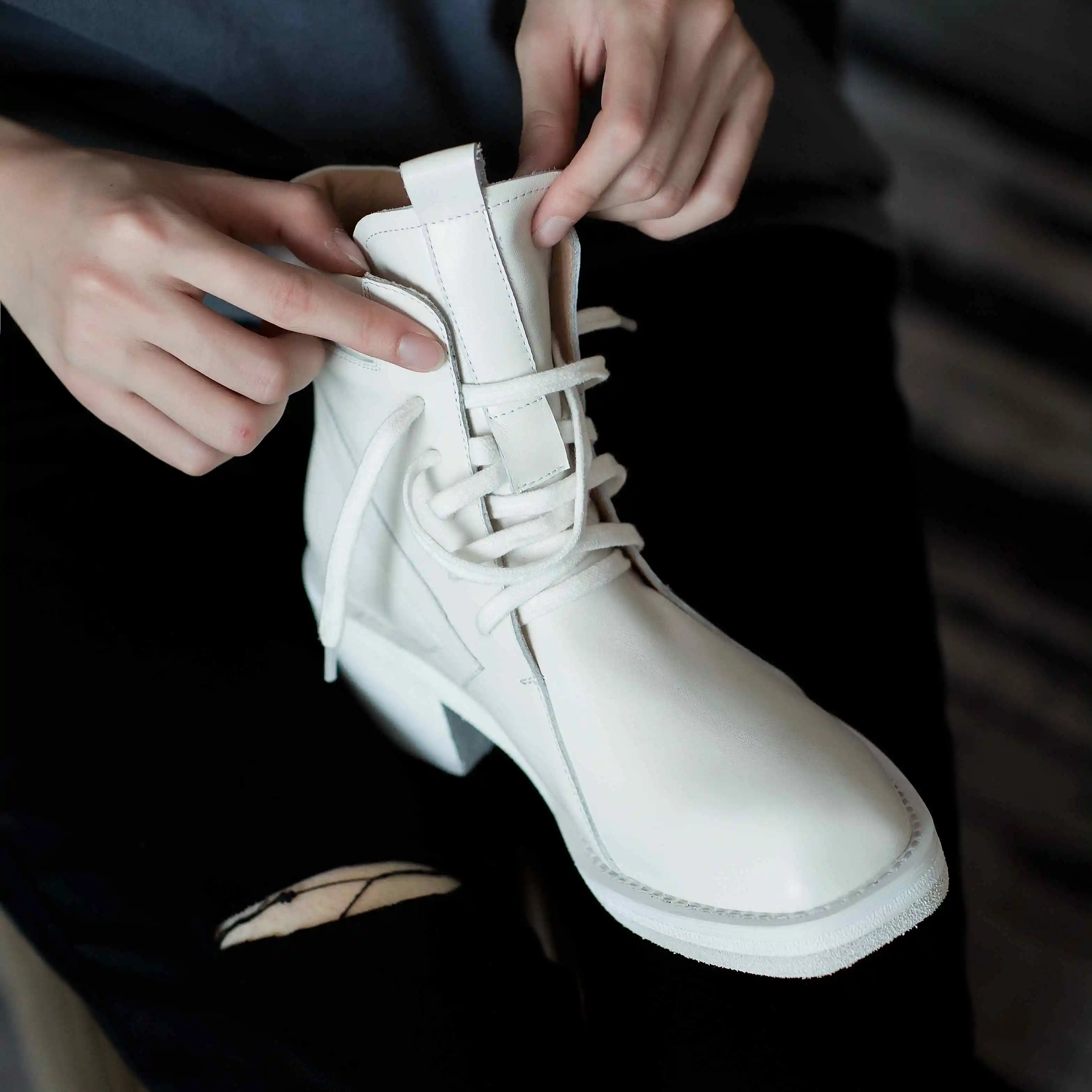 

Krazing pot 2020 winter new boots real leather mixed colors leisure preppy hot round toe thick high heel lace up ankle boots L75