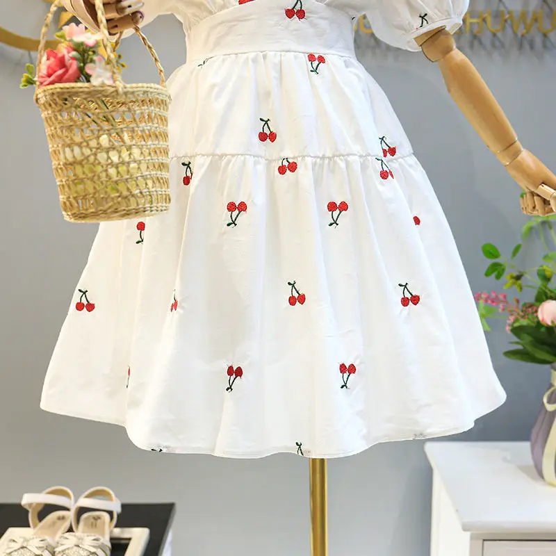 

Girls Dress Summer 2021 New Children's Fashion Open Back Princess Dress French Style Cherry Embroidered Skirt