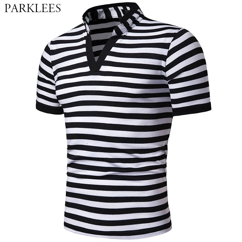 Мужская футболка с треугольным вырезом черная и белая хлопковая в полоску