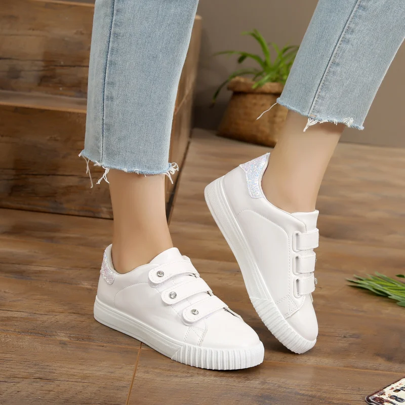 Женские кроссовки Новинка 2020 года Удобная повседневная обувь белого цвета с