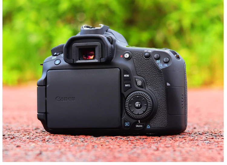 Canon 18-55 Lens EF-S 18-55mm f/3.5-5.6 IS STM and EOS 60D digital SLR camera |
