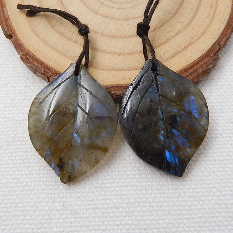 Подставка под заказ из натурального камня Лабрадорит резные листья серьги