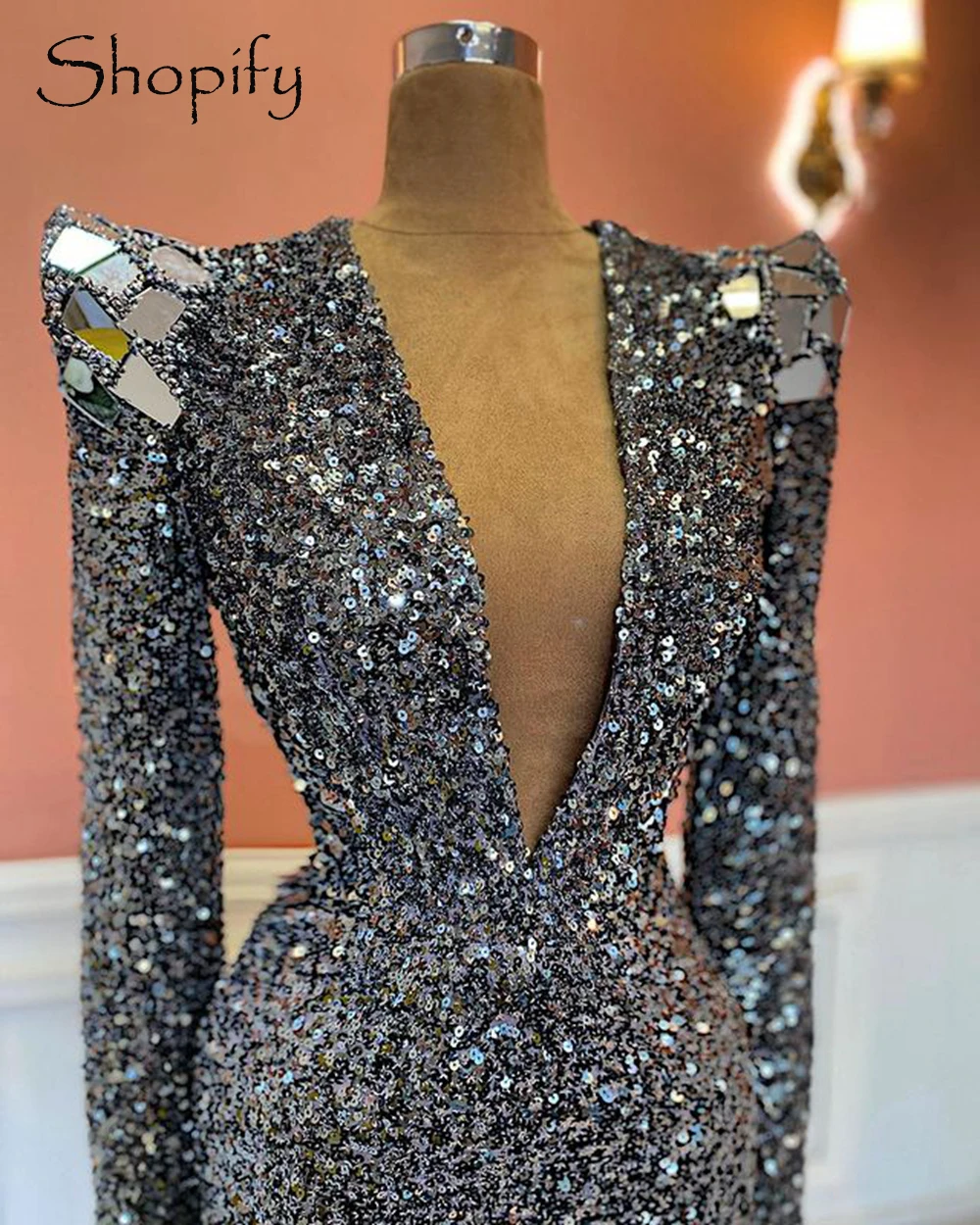 

Long Sparkly Evening Dress 2021 V-neck Mermaid Style Long Sleeve Grey Sequin African Formal Evening Party Gowns