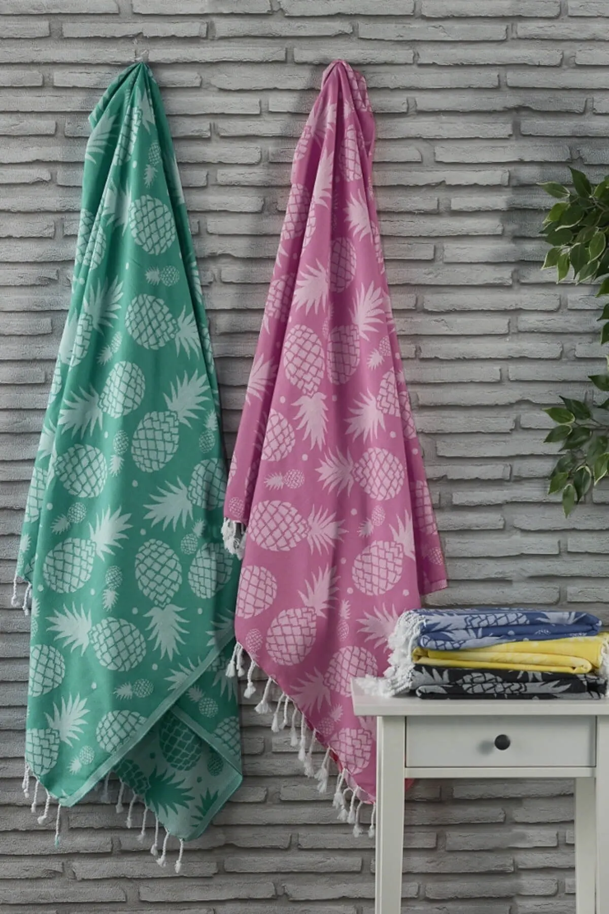 

Beach Towel Pineapple Loincloth Green Soft Textured Water Absorbing Quick Dry
