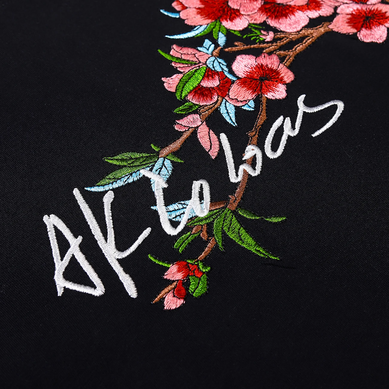 

Hip Hop Streetwear T-Shirt Men Harajuku Embroidery Flower Letter Painting Cotton 2021 Summer Short Sleeve Tshirt Top Tee