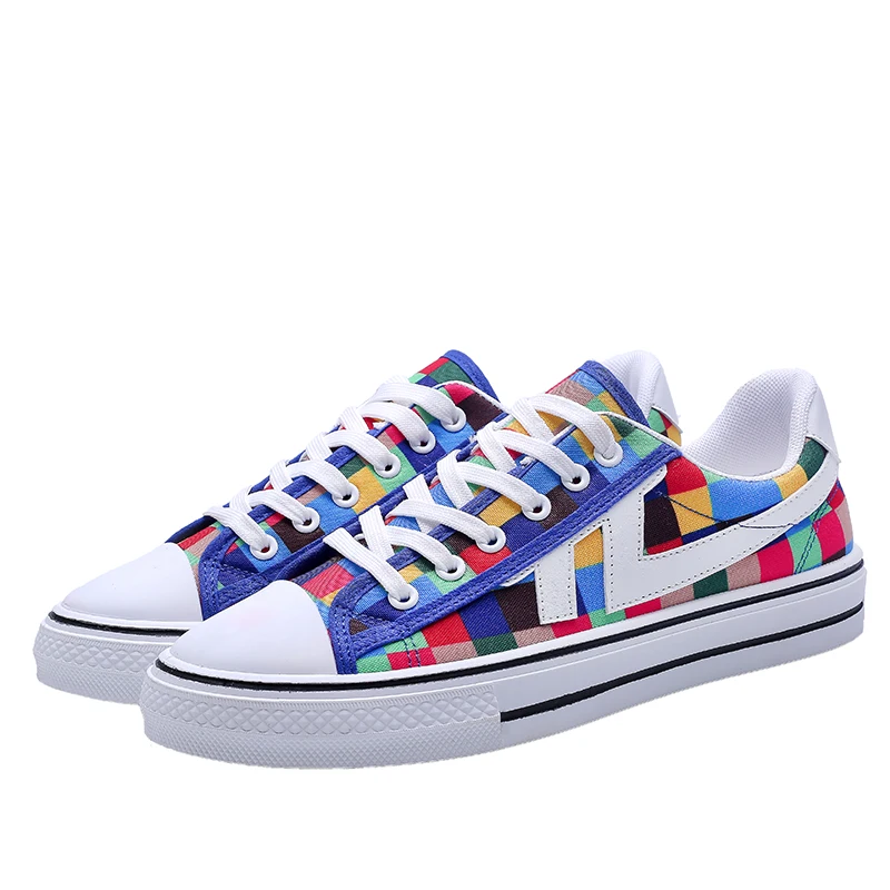 

Graffiti Solid Shoes Lace-Up Outdoor Walking Lightweight Men Shoes New Sports Outdoor Sneakers high top Skateboarding Shoes