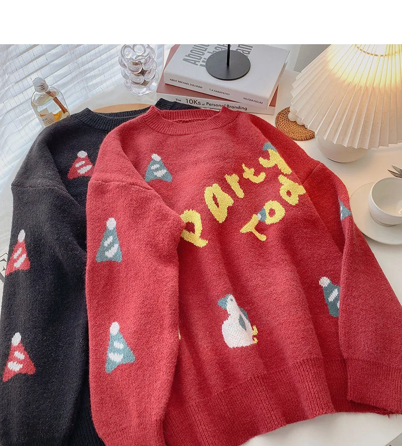 

Женский свитер с круглым вырезом и длинными рукавами