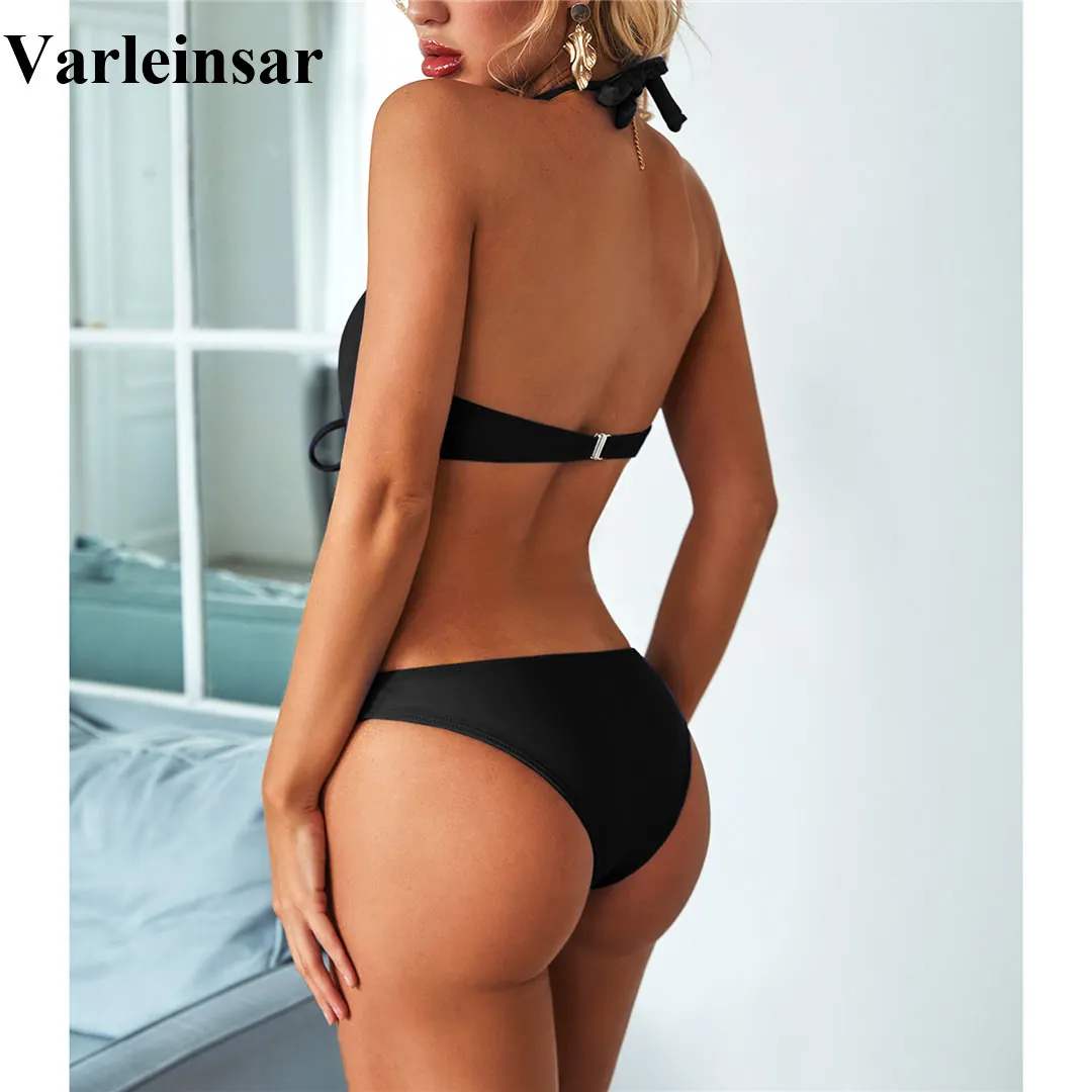 Купальник женский монокини с треугольным вырезом и на спине модель