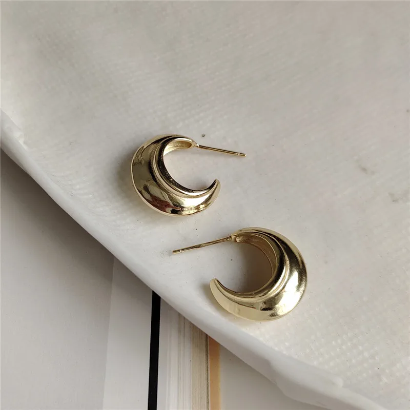 

RUIYI Real 925 Sterling Silver Crescent Moon Shaped Stud Earrings Women Stylish Minimalist Gold Earrings Students Niche Jewelry