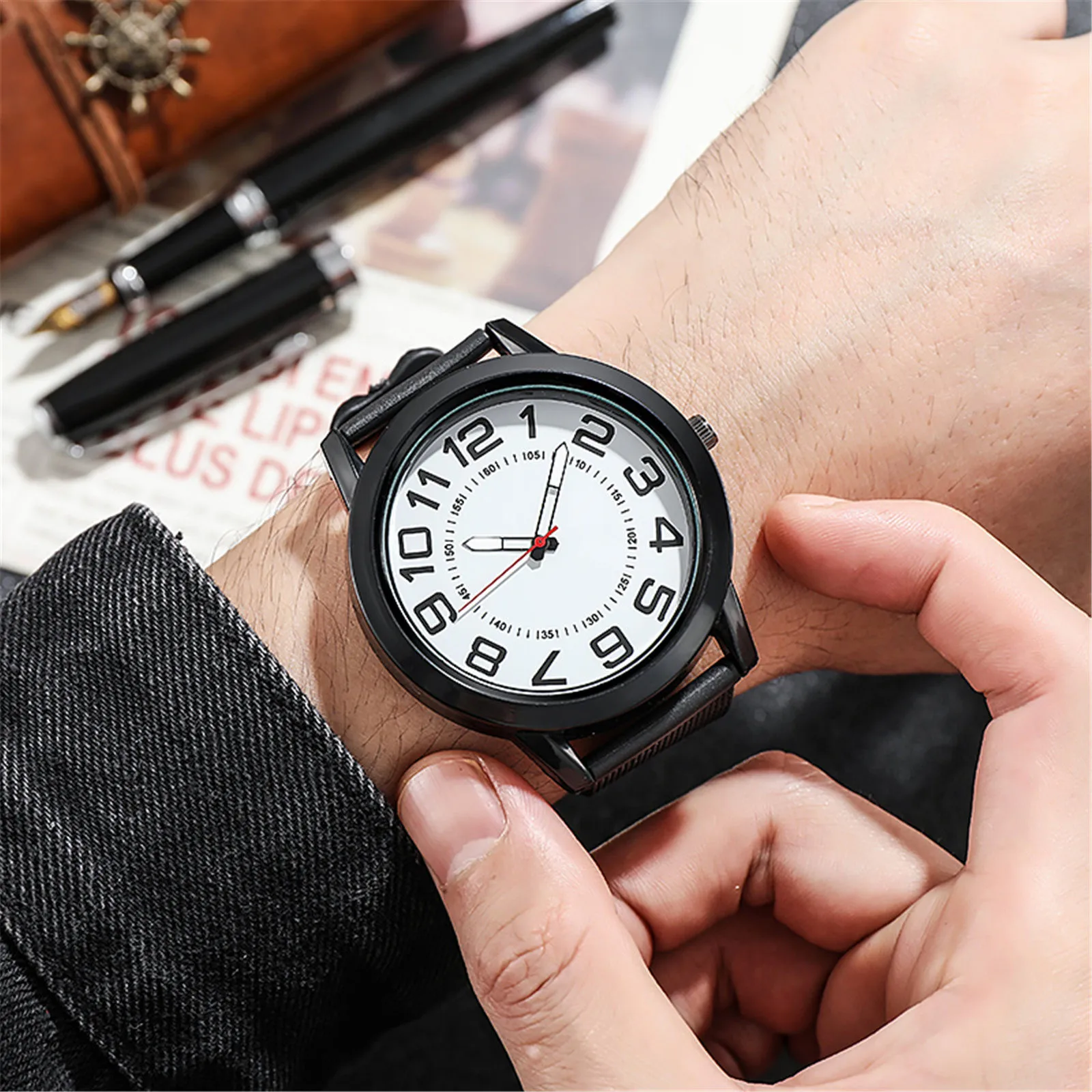 

DAIGELO Mens Watches 2021 Male Quartz Watch Fashion Casual Men's Business Watches Sports Series Fitness Bracelet Clock