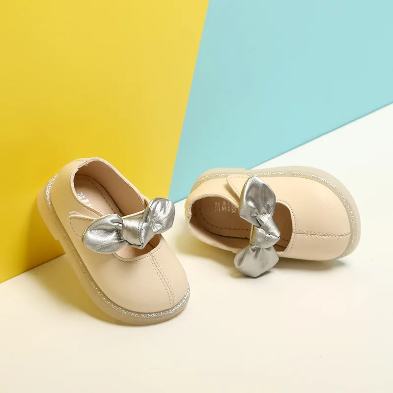Новые дизайнерские тонкие туфли для девочек Милая обувь маленьких Обувь малышей