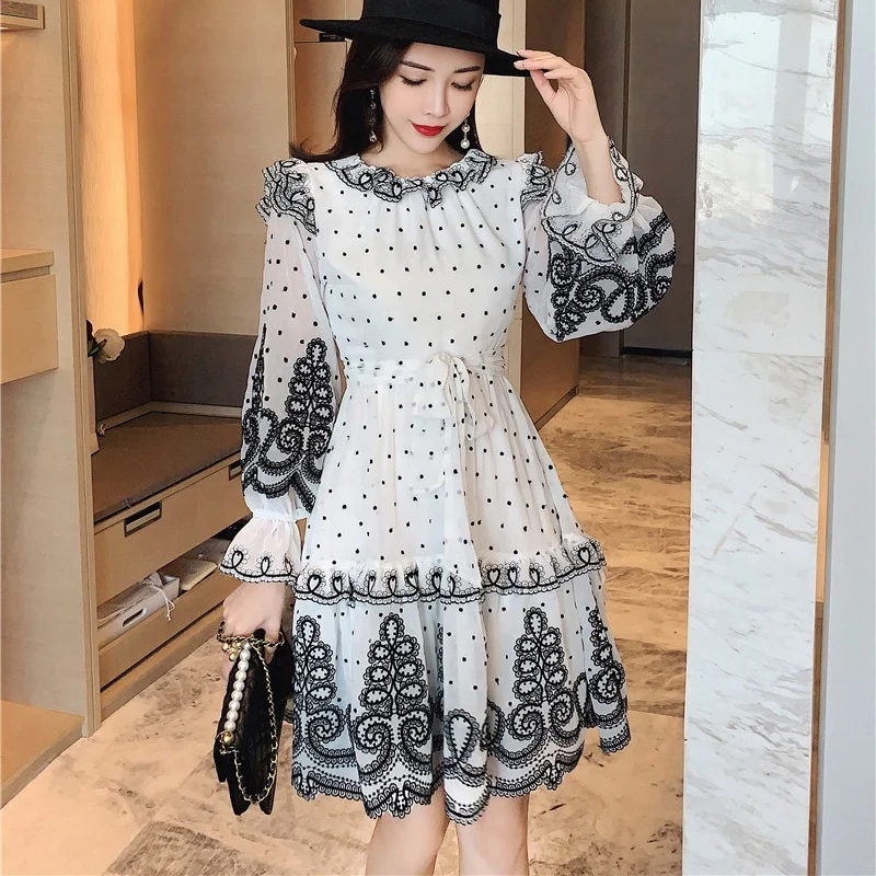 

Temperament polka dot embroidery short skirt 2021 spring and summer new style Australian retro light luxury elegant dress women