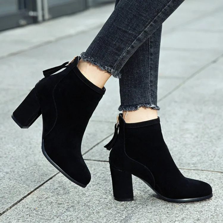 Ботинки мартинсы с круглым носком на толстом каблуке высоком молнии квадратном