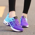 Женские кроссовки для бега и прогулок, дышащие Повседневные Удобные уличные легкие спортивные туфли, фиолетовые, розовые, большие размеры, 2021