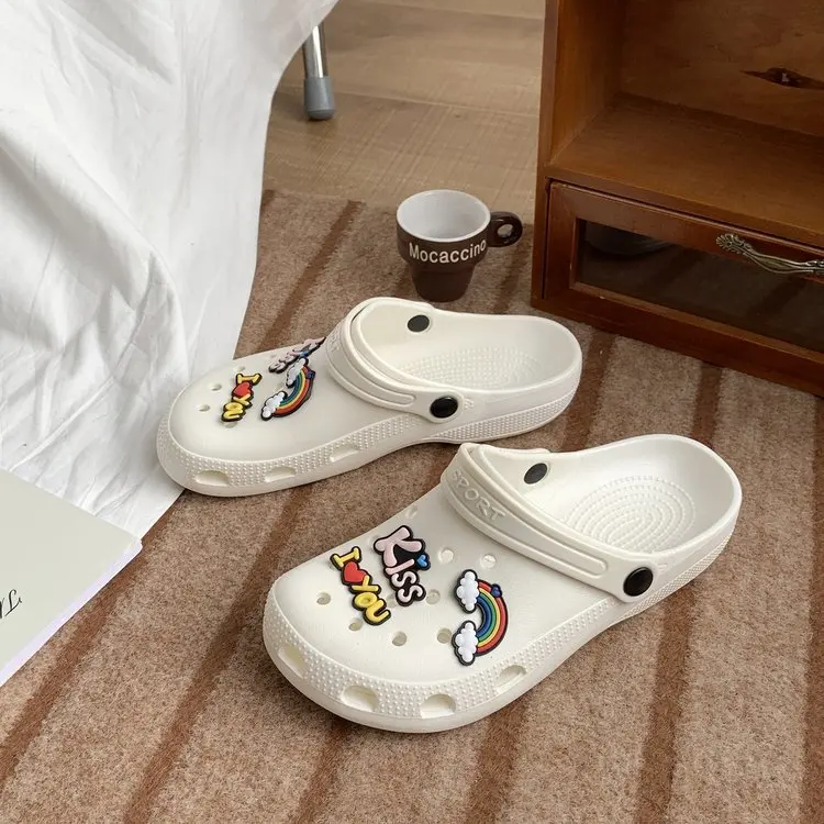 

Hole Shoes Ladies Summer Wear Cute Girl Heart Beach Sandals Ladies Fashion Home Non-slip Sandals and Slippers 2021