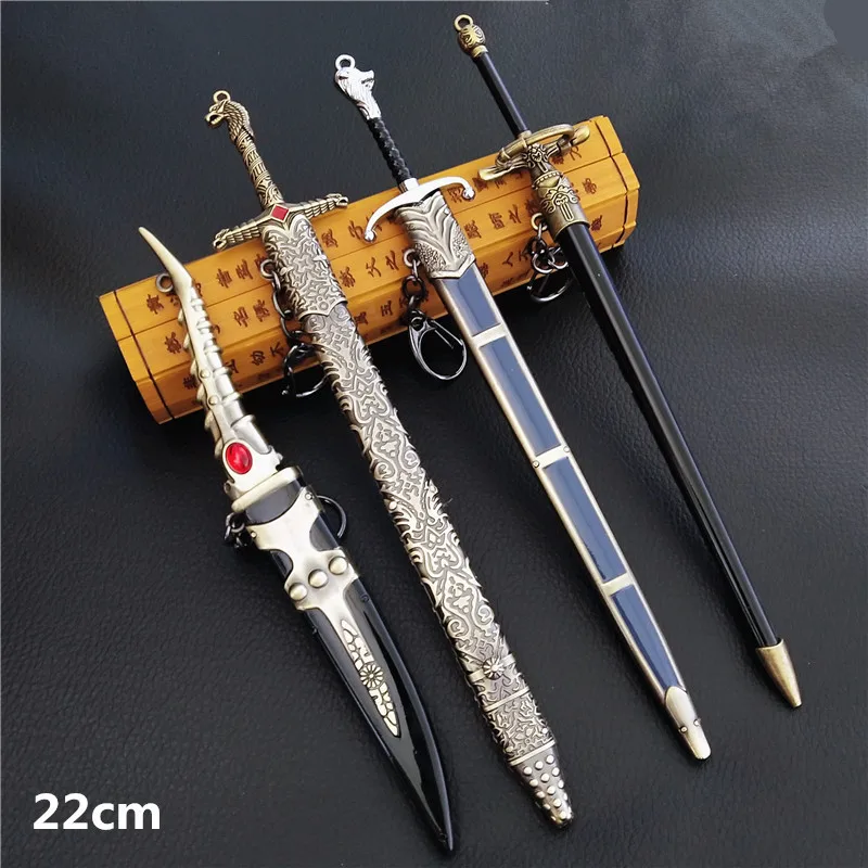 

Movie Keychain The Starks Family Oathkeeper Cosplay Costume Toy For Fans Holder Memento Gifts 22CM