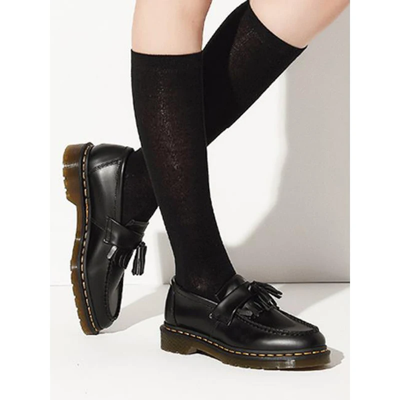 Модные лоферы женская кожаная обувь с кисточками и низким верхом подходящая ко