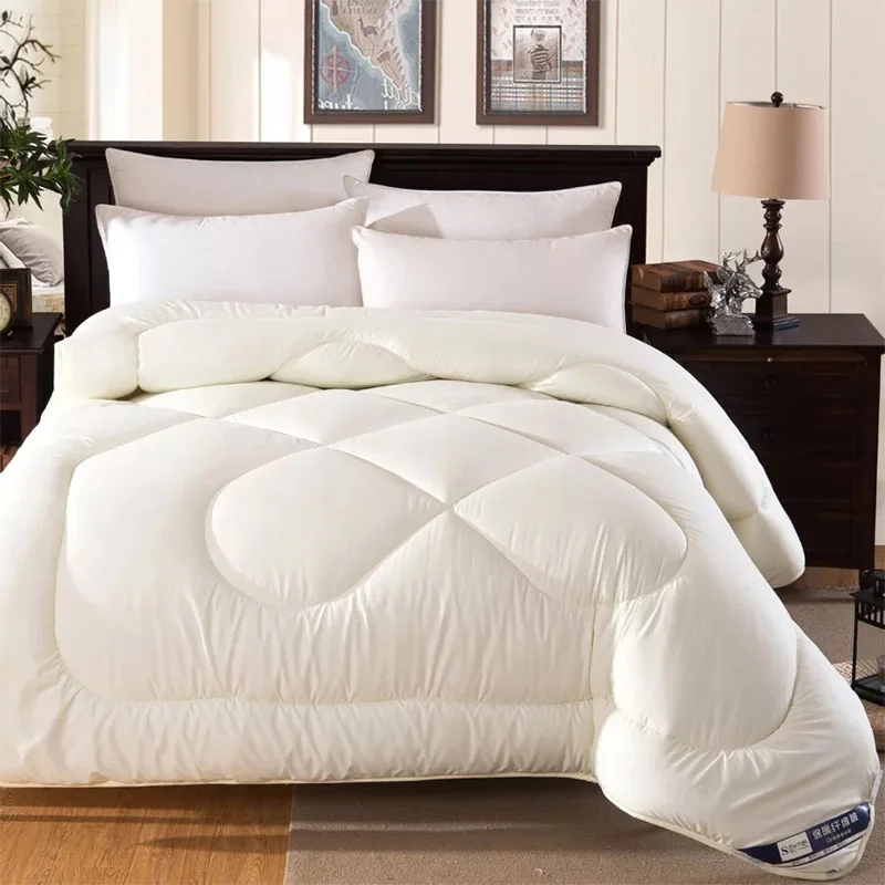 Однотонное толстое теплое одеяло зимнее стеганое для спальни мягкое удобное