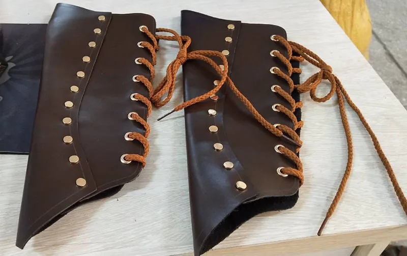 Dark Brown 1 Pair Для взрослых в средневековом стиле боевой воин Ларп рыцарь рука повязка для запястья кожаный бронежилет с заклепками стимпанк Арчер перчатка костюм для мужчин - Цвет: Dark Brown 1 Pair
