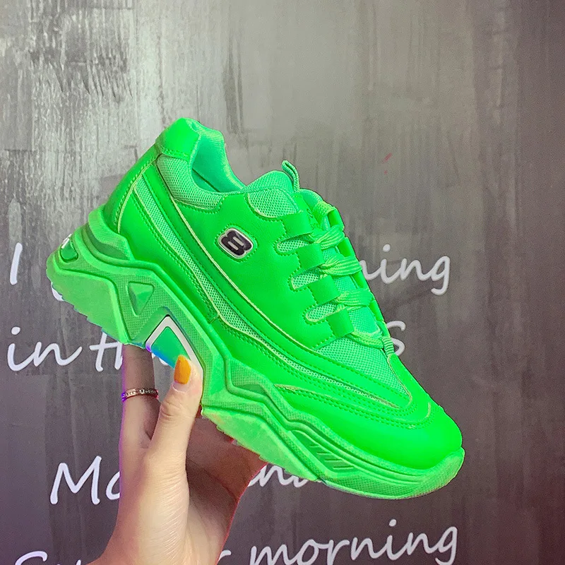 Женские кроссовки на толстой подошве яркие цвета спортивные массивной