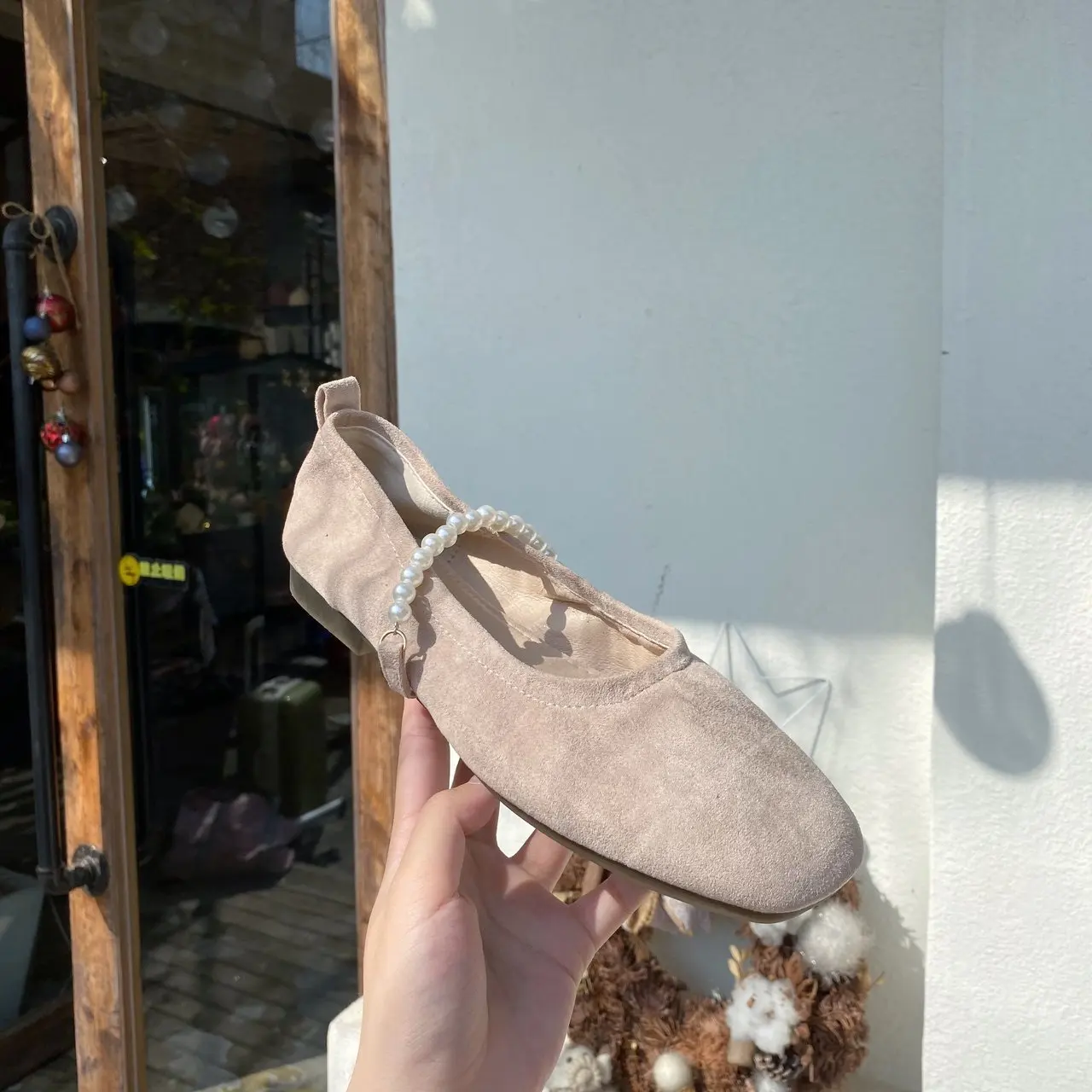

Retro Woman Shoes Casual Female Sneakers Shallow Mouth Elegant Low Heels Square Toe Flats Pearl Decorateion Summer Grandma Dress