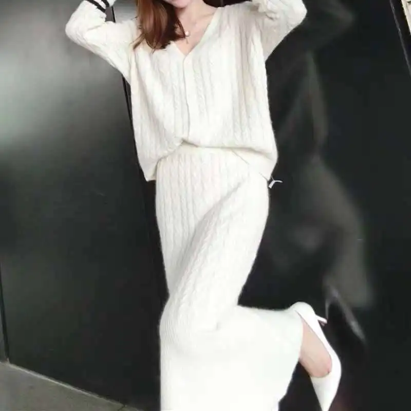 

2022 Autumn And Winter Fashion New Cashmere Knit Suit Women's Long-sleeved V-neck Sweater Cardigan Bag Hip Skirt Two-piece Suit