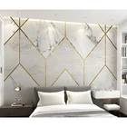 Самоклеящиеся обои с имитацией мрамора и золотыми линиями