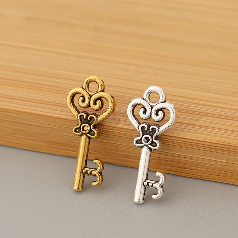 

100pcs/Lot Tibetan Silver/Gold Heart Key Charms Beads for DIY Necklace Jewelry Making Accessories