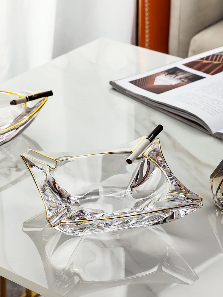 Пепельница симпатичная стеклянная с золотым ободком подставка для табака