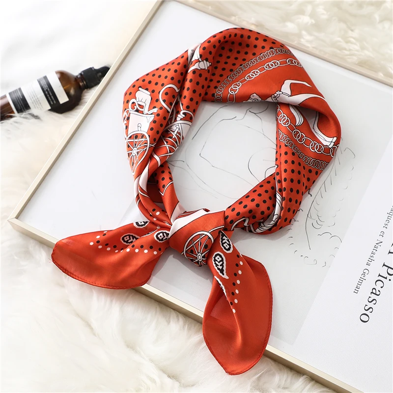 

2021 Designer Print Square Women Neck Scarves Silk Foulard Hand Kerchief Lady Fashion Animal Print Horse Scarfs Hair Accessories