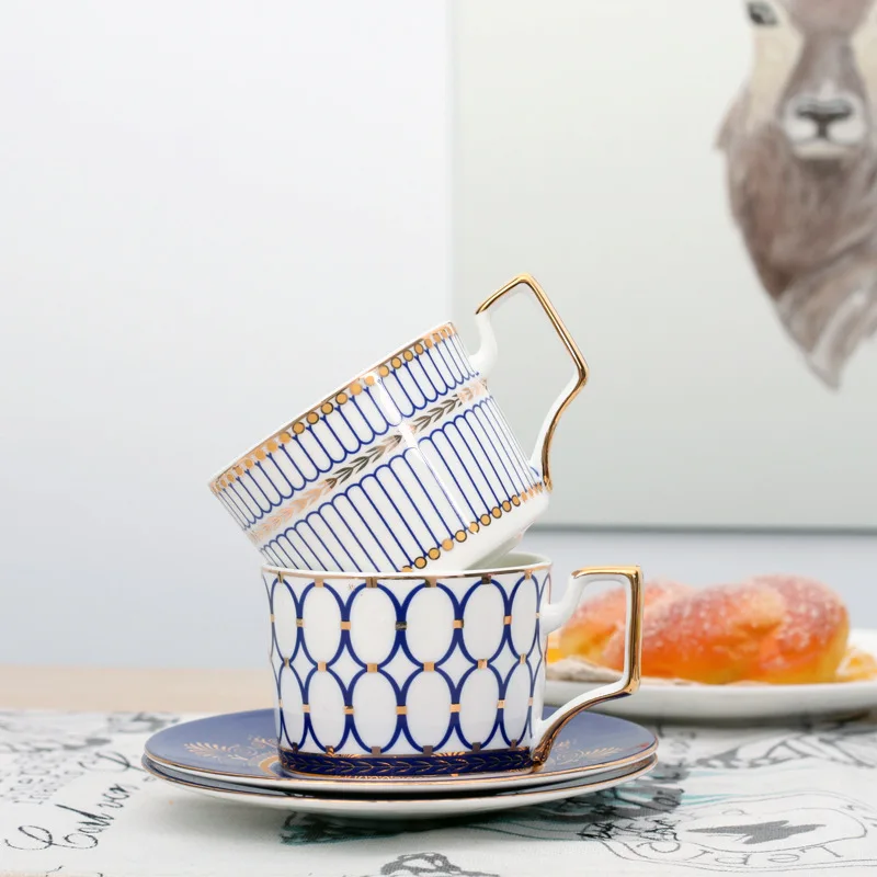 Европейский набор кофейных кружек из костяного фарфора 200 мл роскошная