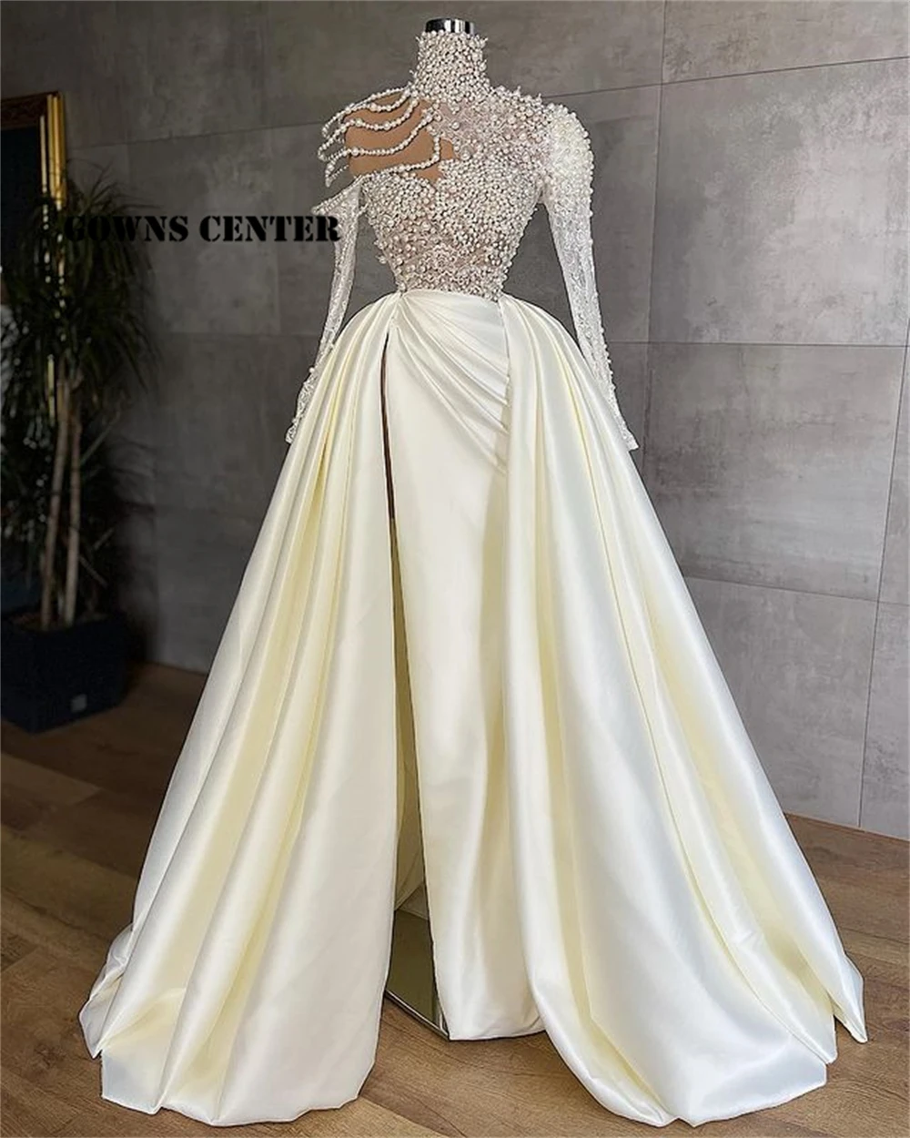 

Luxury Dubai White Wedding Dresses Long Sleeve Bride Gowns With Detachable Cape Princess Party Dress robe de mariée