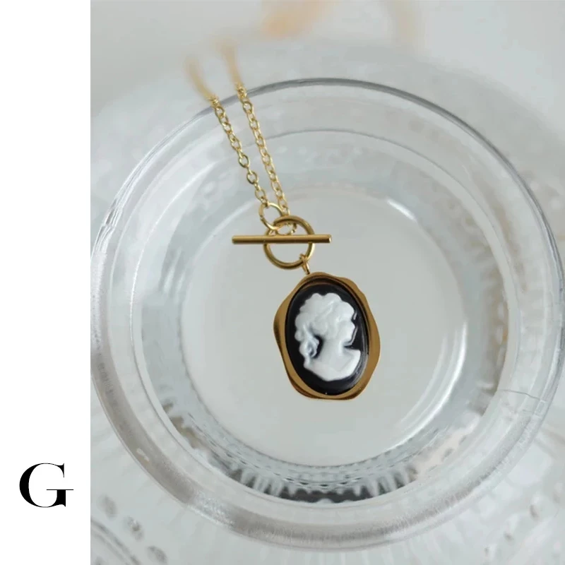 

GHIDBK Hot Sale 2021 Fashion Acrylic Stainless Steel Splicing Black White Mixed Beauty Portrait Charm Necklaces Wedding Chokers