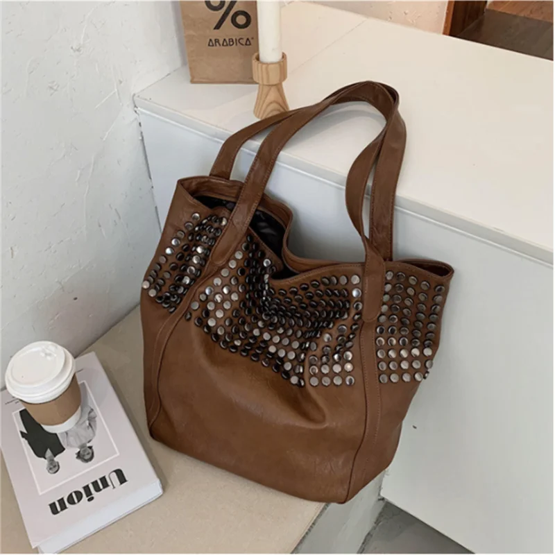 

Fashion Big Tote Bag Rivet Large Capacity Handbags High Quality Armpit Bags Female Soft Leather Shoulder Shopper Bag Dropship