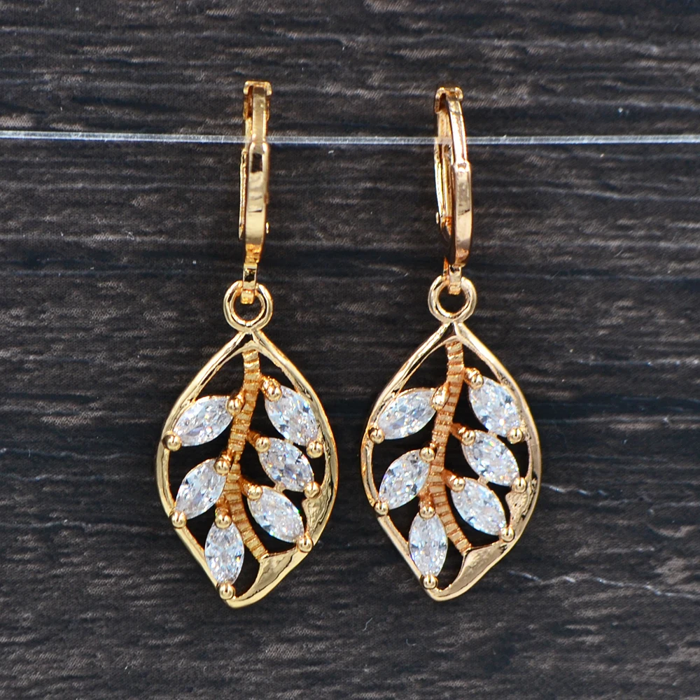 Женские серьги в виде листьев с фианитом | Украшения и аксессуары