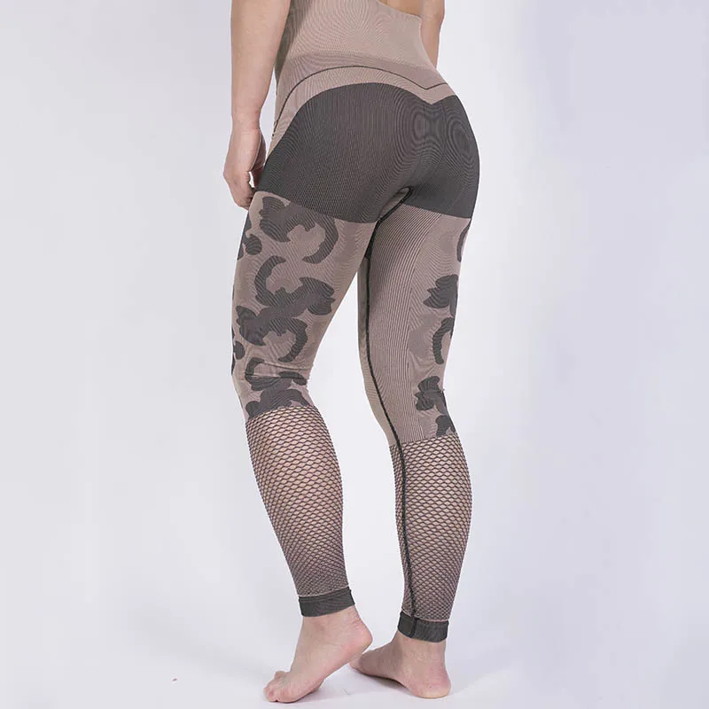 Новые камуфляжные леггинсы женские сетчатые сексуальные для фитнеса бесшовные с