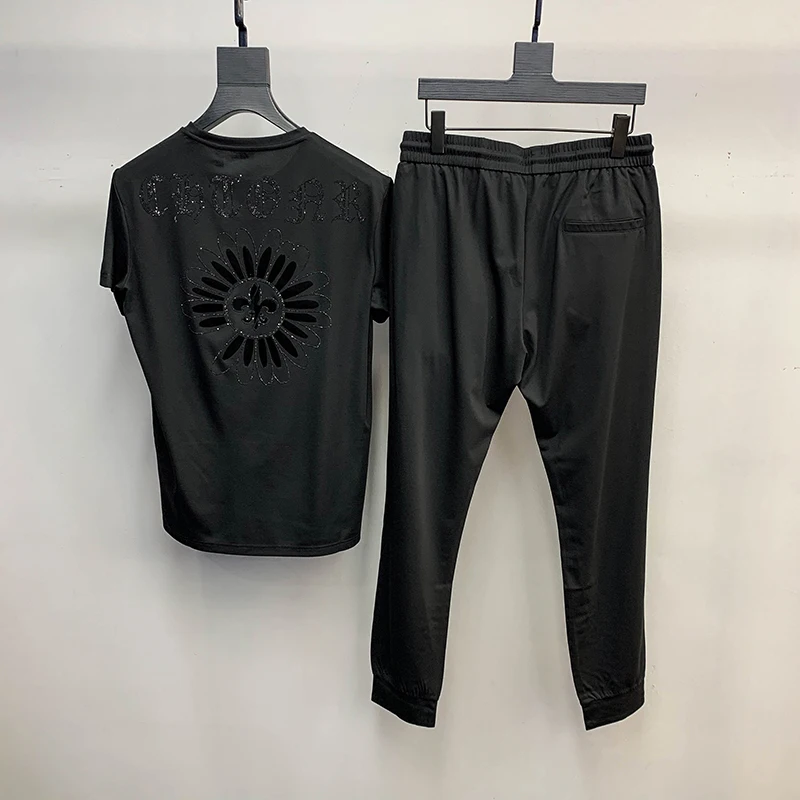 

Dark suit fried Street men's summer 2021 fashion brand Sequin Beaded small flower round neck short sleeve pants two piece set