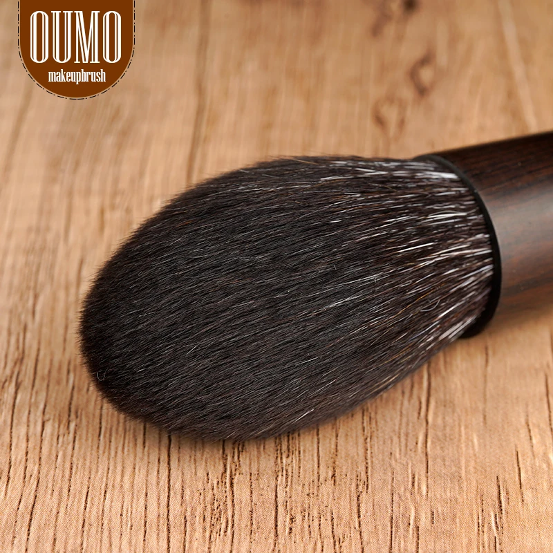 OUMOMAKEUPBRUSH-Powder brush Black Fox with XGF Goat hair Ebony handle Copper tube |