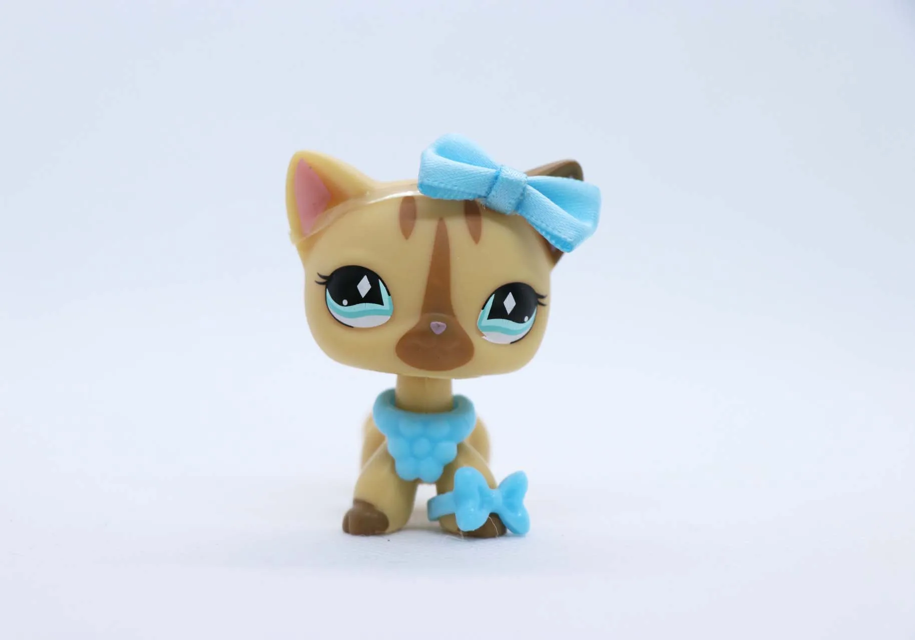 Pet Shop короткошерстной кошки кошка 886 желтый KittyKitten голубых бриллиантов глаза