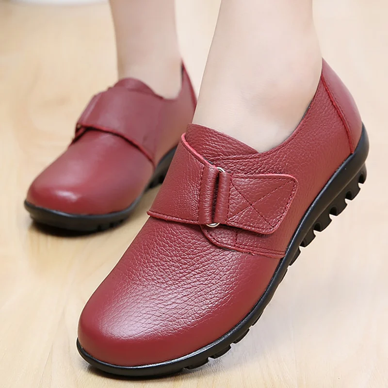 Лоферы женские из натуральной кожи удобные мокасины красные туфли для треккинга