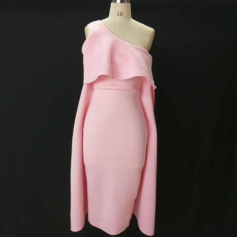 Женские летние праздничные платья на одно плечо с оборками и открытой спиной