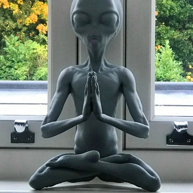 

New Meditating Alien Resin Statue Garden Ornament Best Art Decor for Indoor Outdoor Home or Office Statues Sculptures Decoration