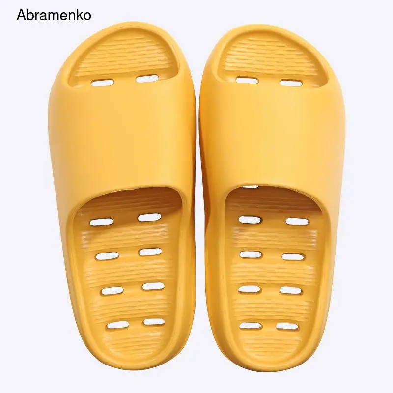 

Couple Slippers 2020 Fashion Massage Bath Slippers Anti-slip Soft Bottom EVA Soles Indoor Shoes Men Breathable Bath Shoes Male